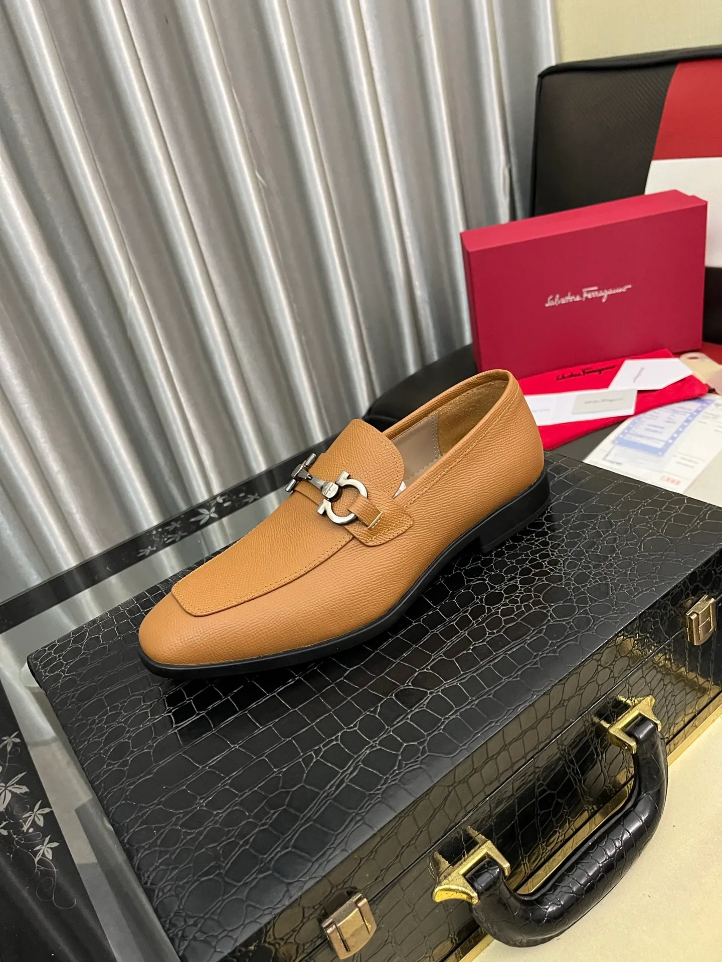Men's shoes 💰600⌚️⌚️[Salvatore Ferragamo] Ferragamo business leather shoes, 1:1 top purchasing quality, imported selected original calfskin for the uppers, imported original soft water-dyed cowhide for the inner feet, imported original customized Italian handmade lightweight foam outsole, size: 39-44 5️⃣ options available